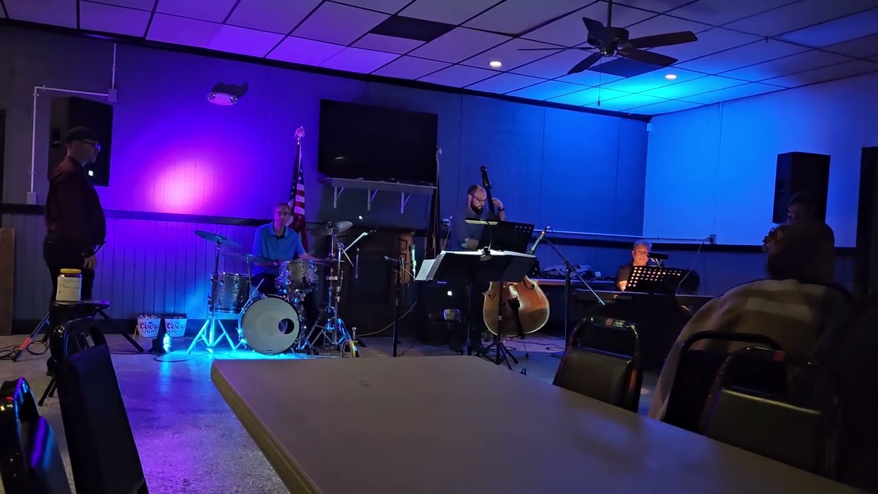 Fly me to the moon clip