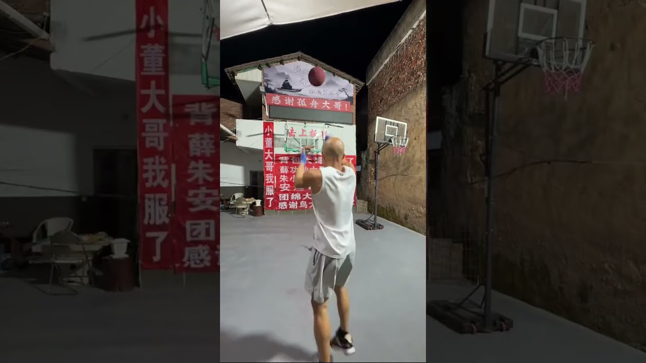 One man, one courtyard, one basketball, one move, one dream! 2026-02-15 00:51:43