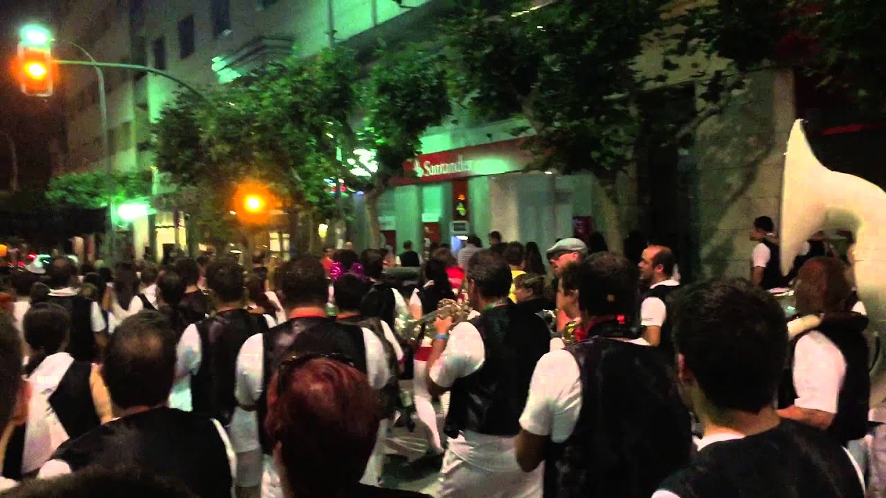 Pasacalles Strapalucio con Desbarajuste San Juan 2015