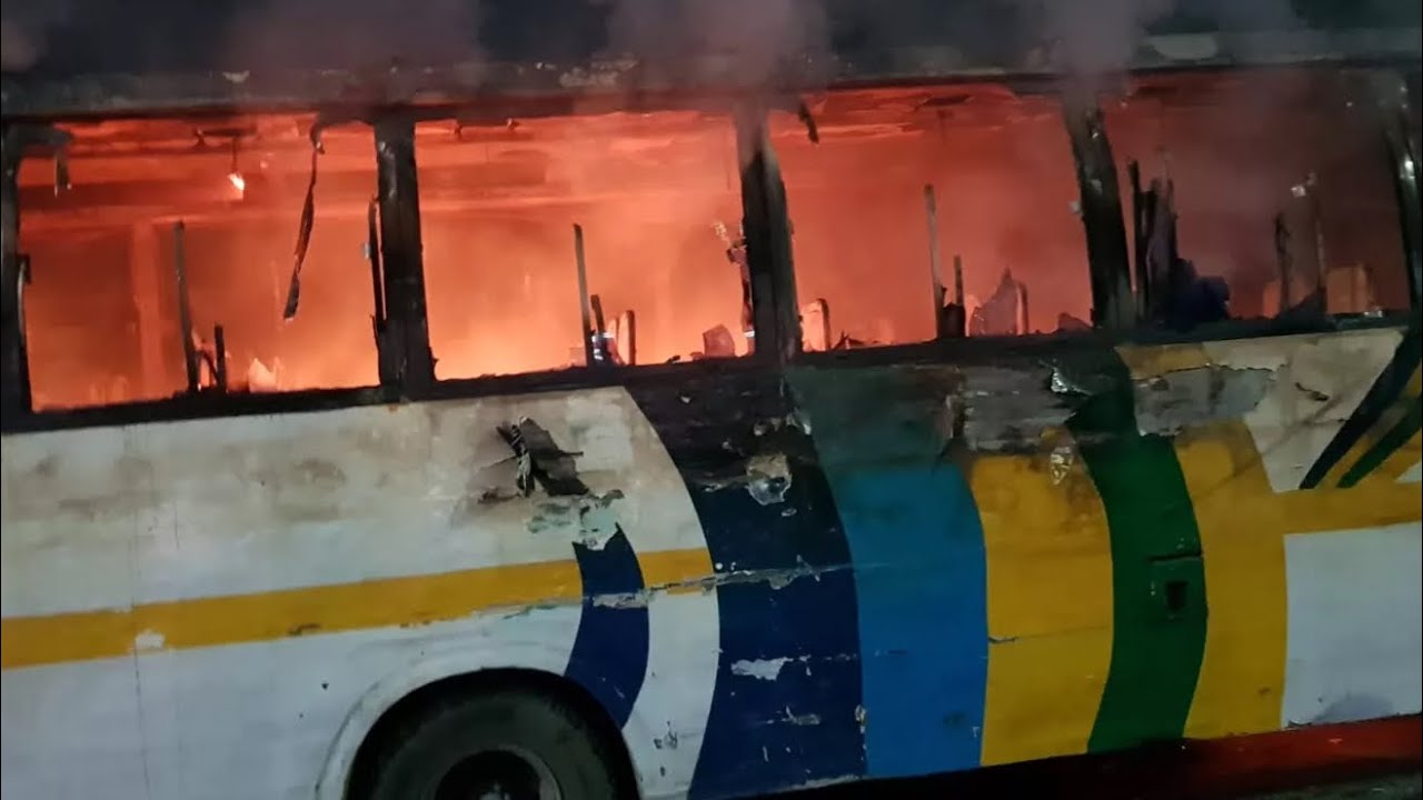 #Bangladesh opposition parties again call blocked: set fire to 3 buses in capital