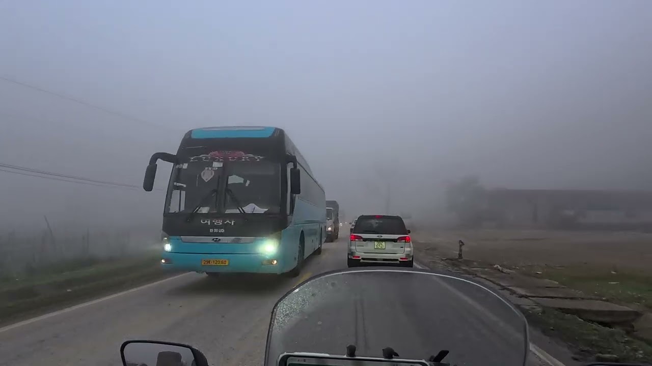 Sương mù trên quốc lộ 6 (gần đèo đá trắng)