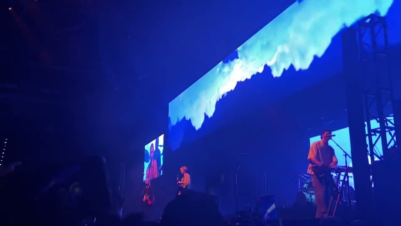 5SOS UNRELEASED SONG - Easy For You To Say (Live at Utilita Arena Birmingham 12/04/22)