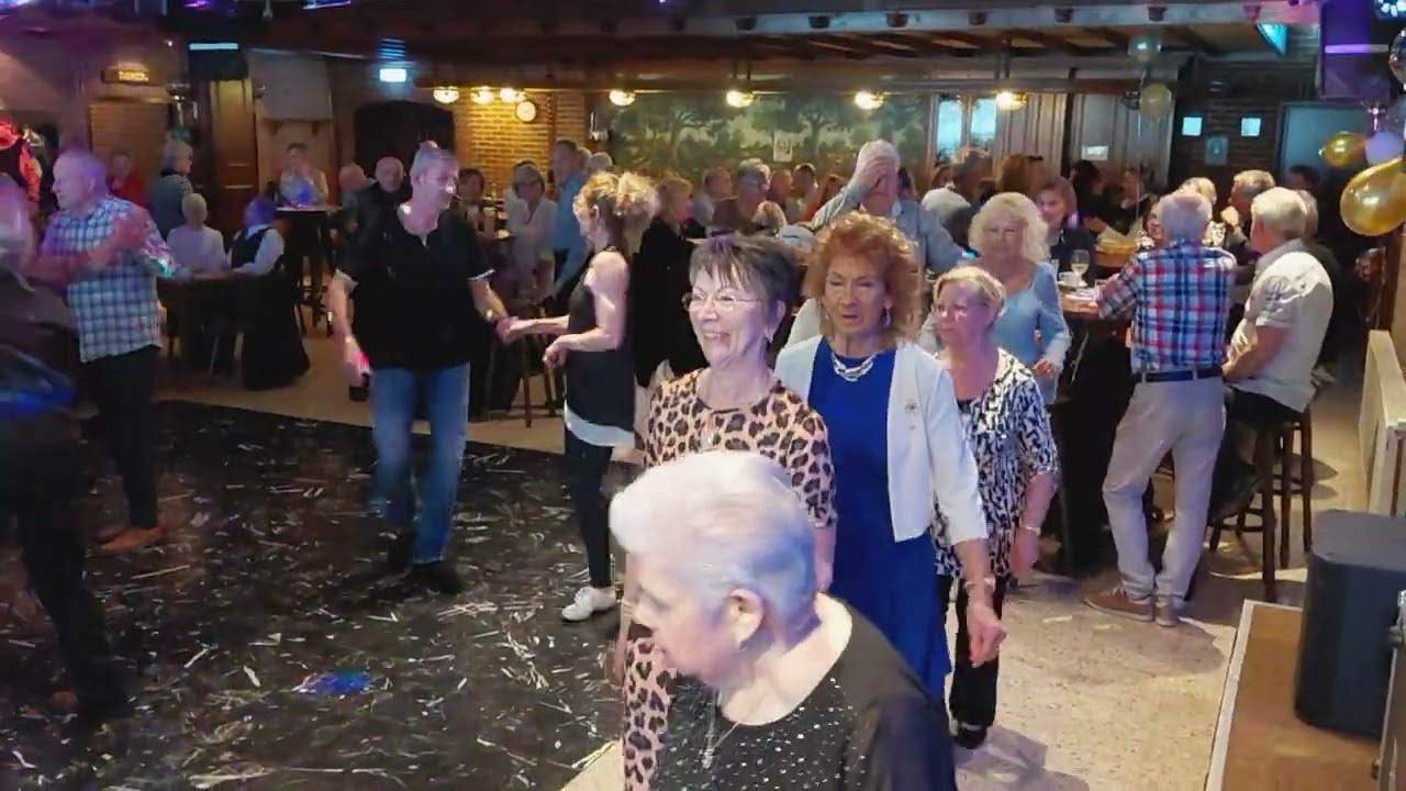 Een extra lang filmpje mag ook wel een keer met The Chiefs in Waldeslust.  Veel plezier 