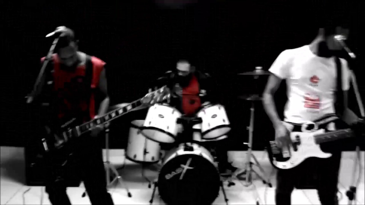 MOSCA NEGRA -  Dezenove ( OFFICIAL VIDEO )