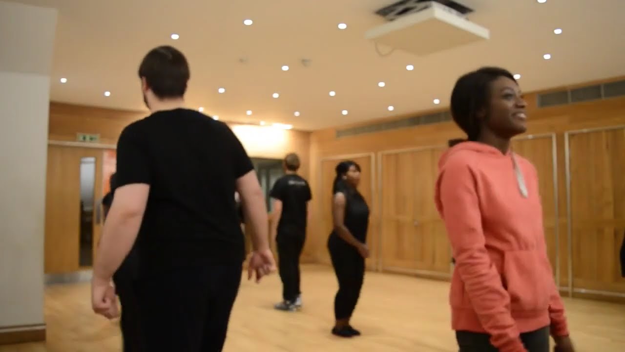 ELIZABETHAN DANCE CLASS @ SHAKESPEARES GLOBE THEATER IN LONDON UK