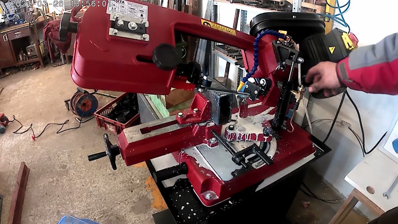 Pílenine materiálu z pásovou pílou ROXTA RPPK 115UH