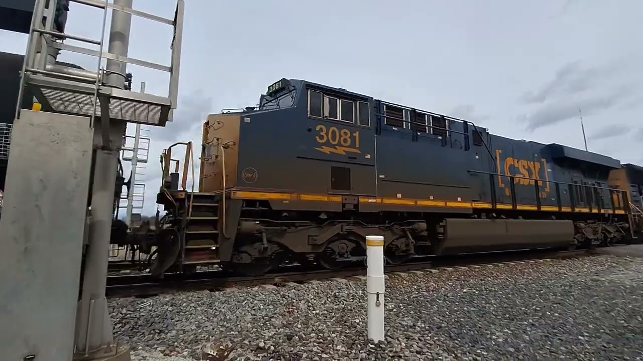 Highlights of 3/8/26 Railfanning: M415 with repainted GEVO and GP40-2