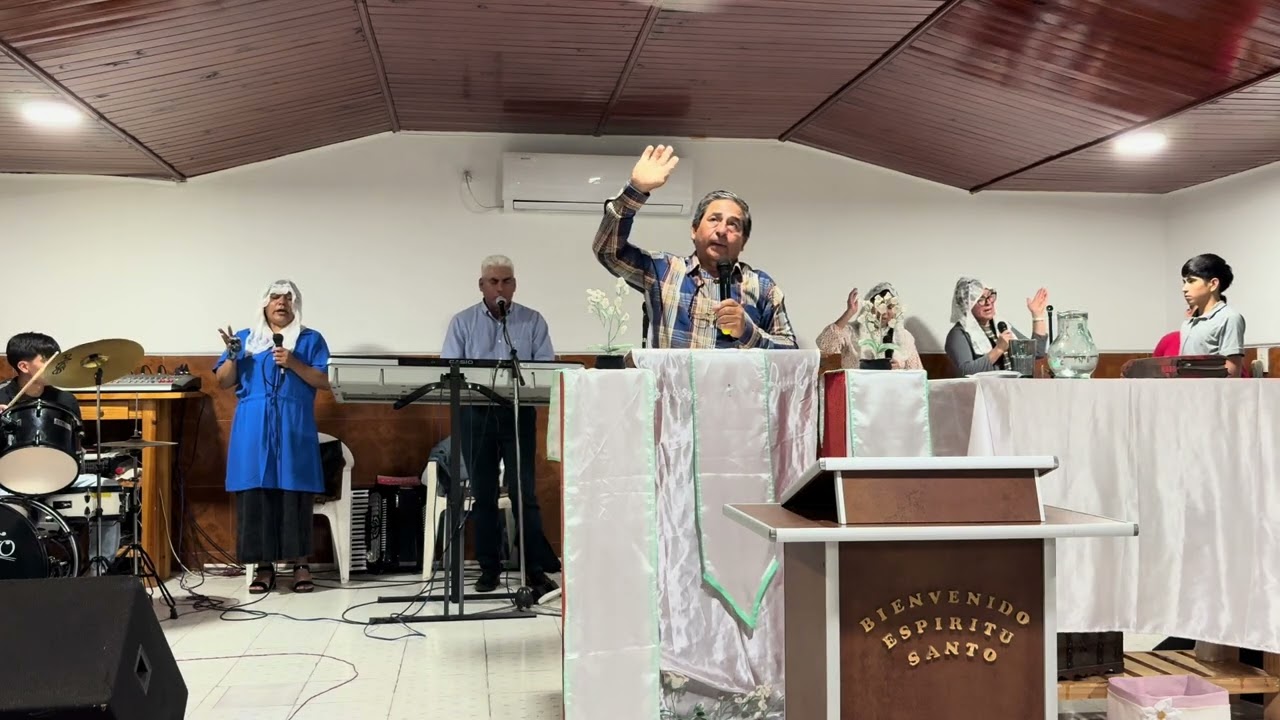 Momentos de adoración. Alabanza: Pacientemente espere al Señor.