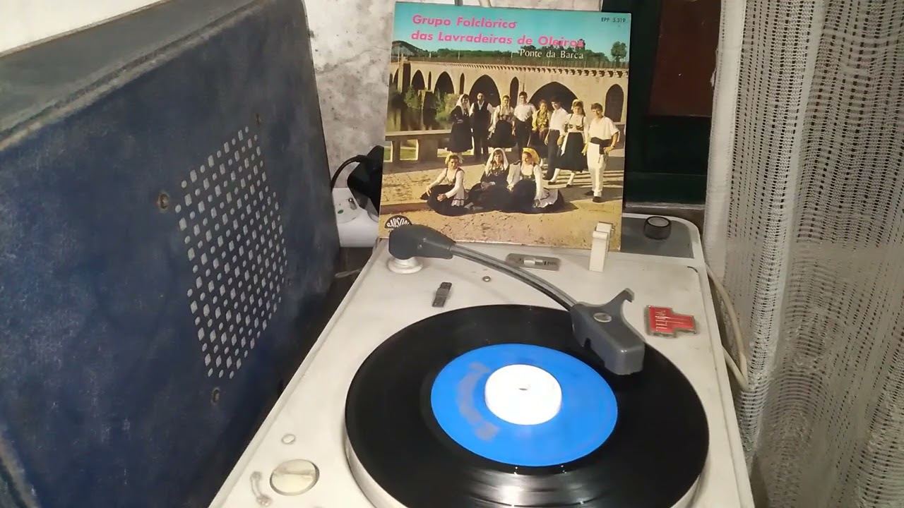 Grupo Folclorico das Lavradeiras de Oleiros - O Loureiro