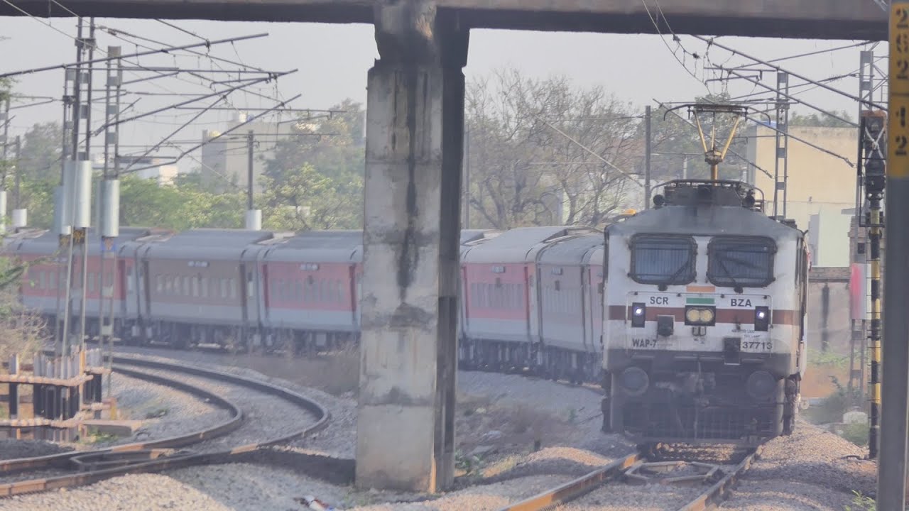 Aggressive honking by BZA WAP7 Hauling 17215 Dharmavaram Express