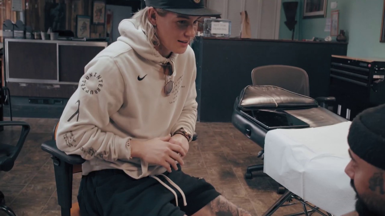 Roly T-Rex & Ashlyn Harris - Divine Canvas Tattoo