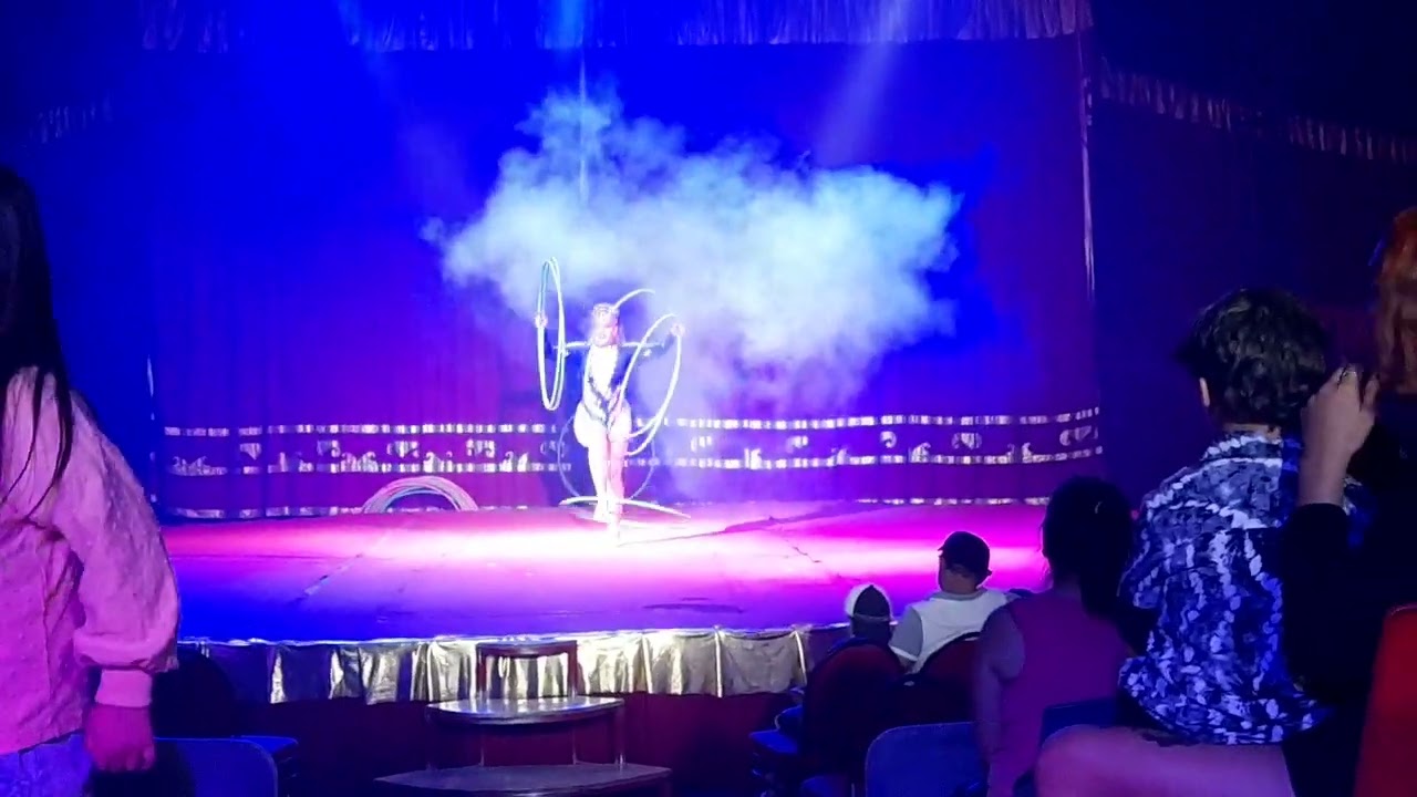 Hula Hoops - Valeria Miquel