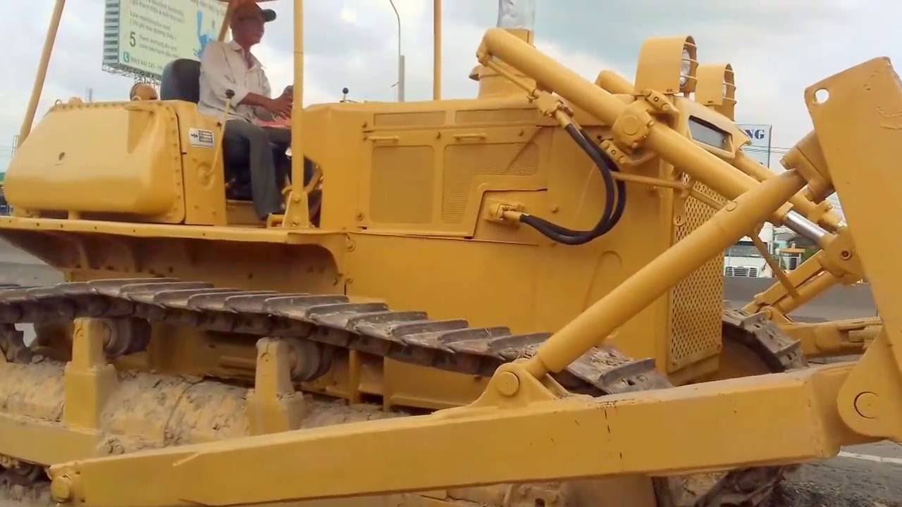 Xe ủi Komatsu D50P-16