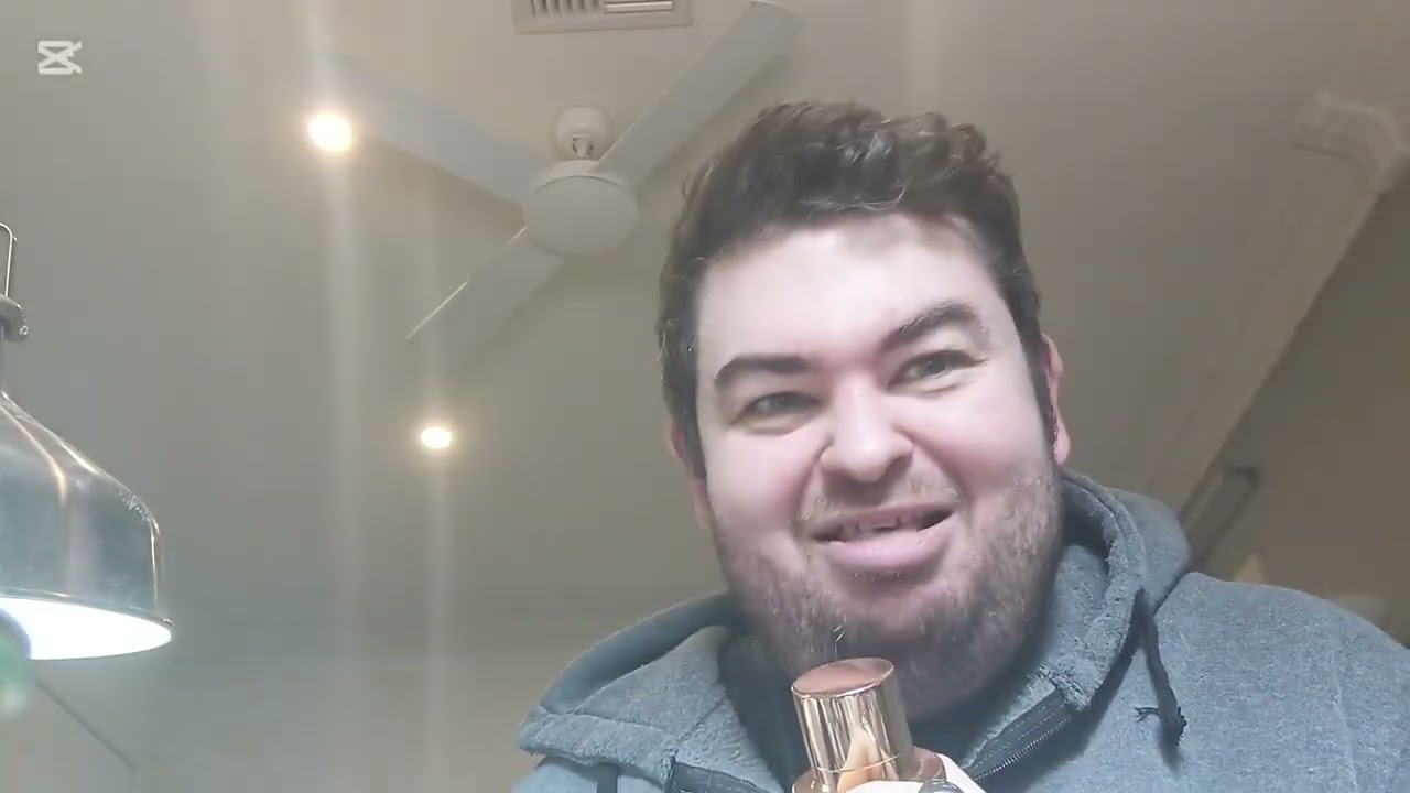 Reviewing Amore Del Fico and Tobacuccino, also some samples from Veigel Perfumes. 