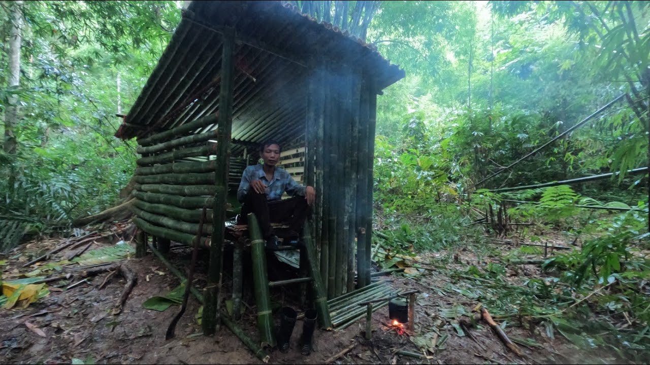นอนป่าดงดิบ สร้างที่พักด้วยไม้ไผ่ ปลอดภัยจากสัตว์ร้าย และกระสือep.56.sleep in the rainforest