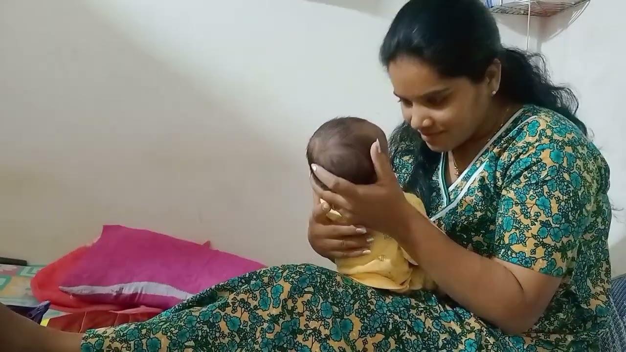 #छोटी माऊ करते बाळाचे लाड...😊☺️❤️