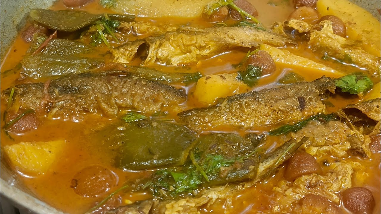 সিম দিয়ে ট্যাংরা মাছের ঝোল | Tangra Fish Curry With Beans