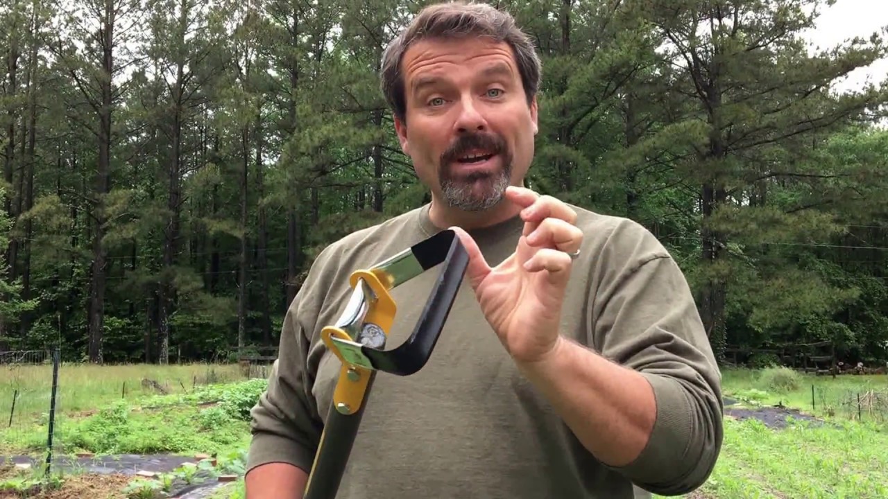 Does a Looped Hoe work? Scuffle Hula Stirrup Loop Hoe for Preventing Weeds - Teach a Man to Fish
