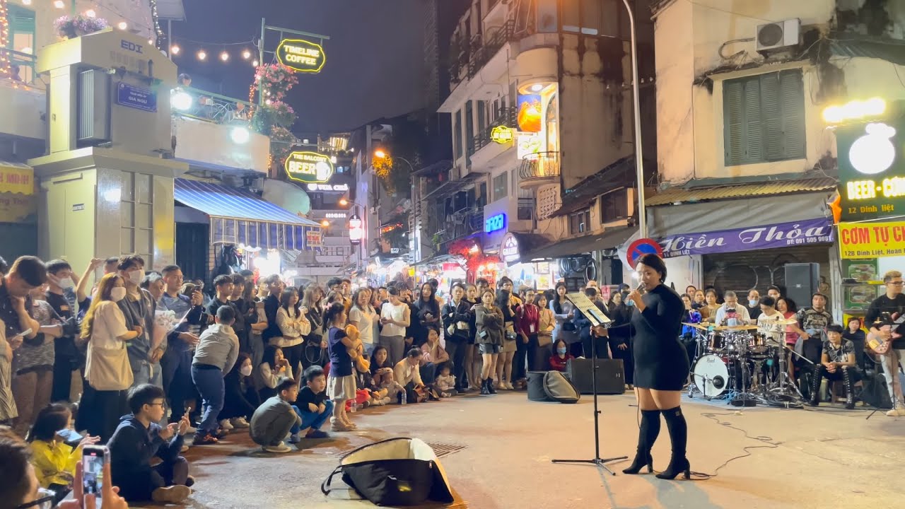 Hit - Lonely on the sofa | Ho Ngoc Ha | Powerful voice | Street music #haa