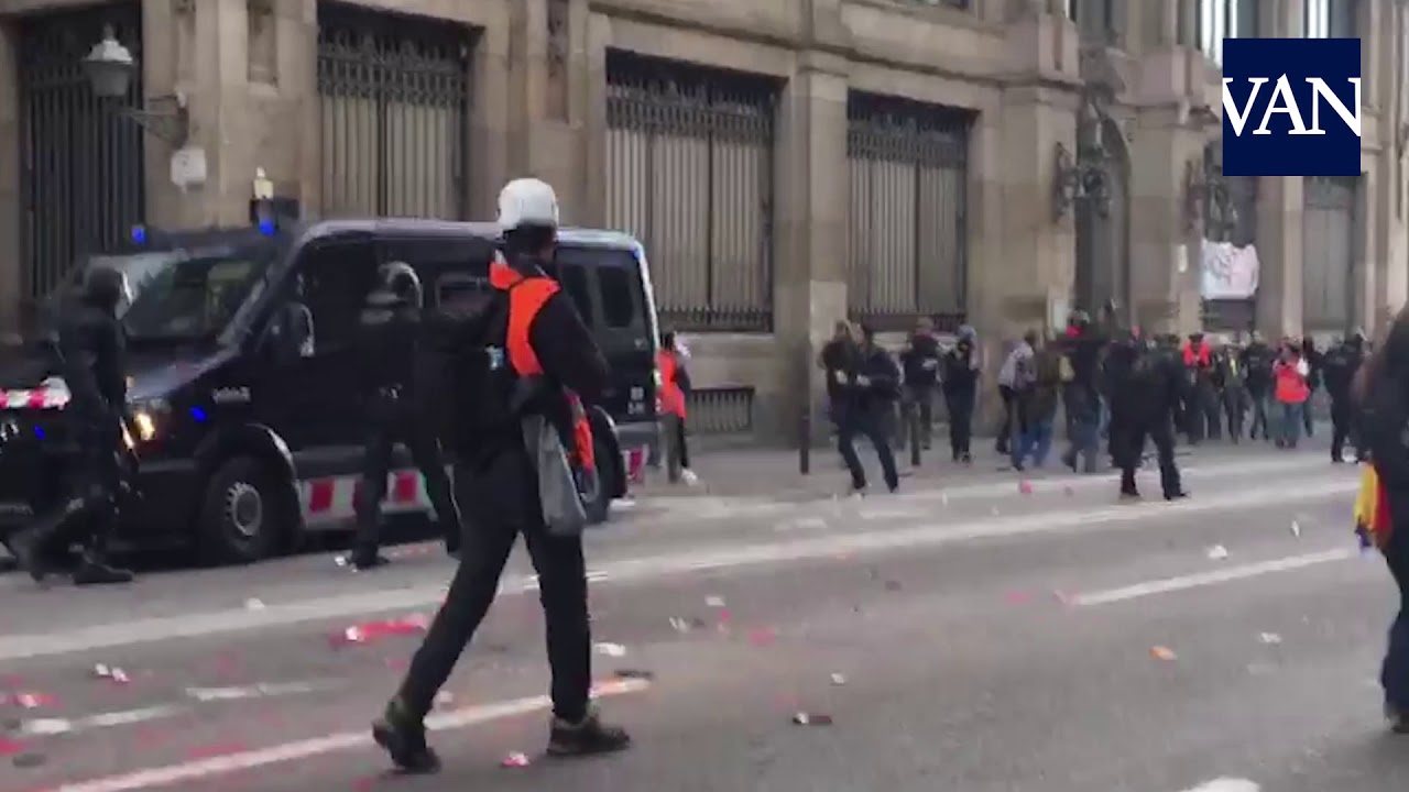 [BARCELONA 21D] Últimas cargas policiales mientras se desaloja Vía Laietana