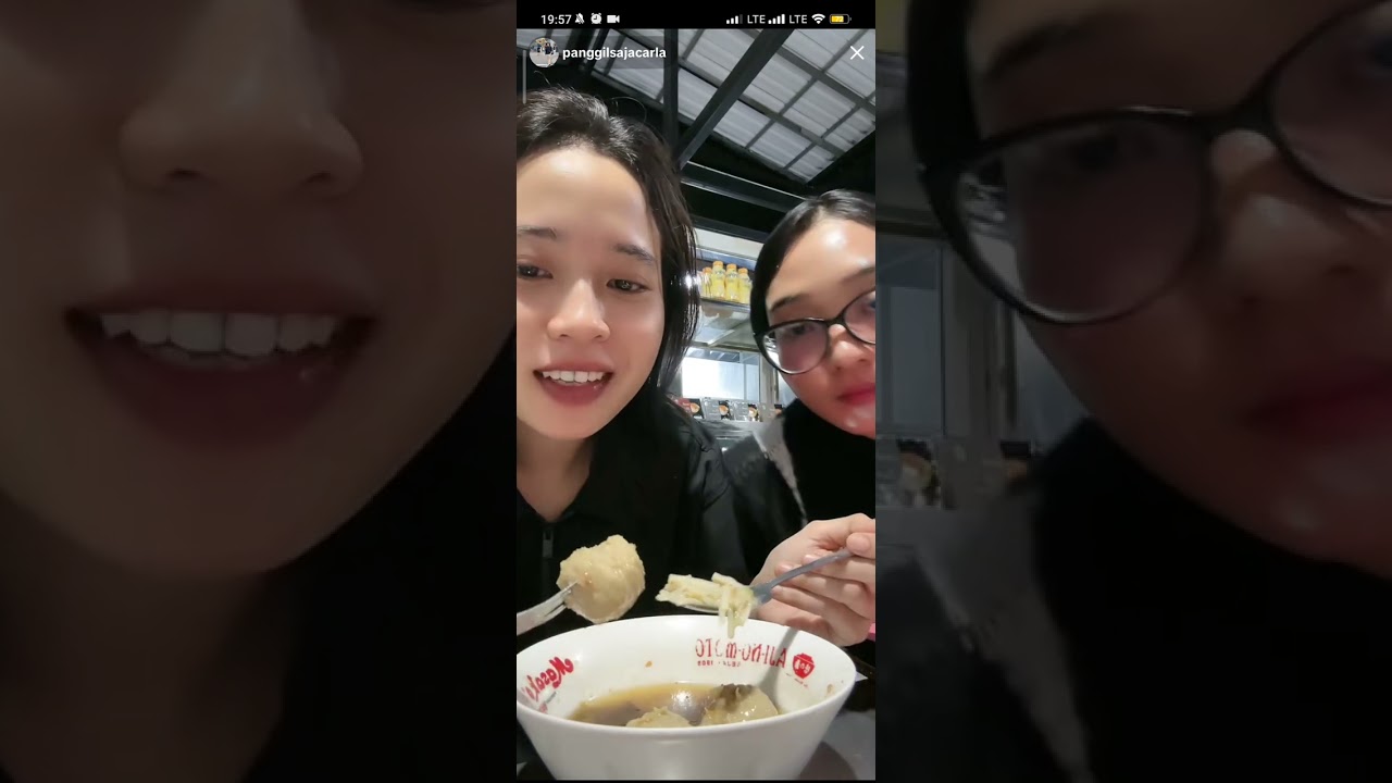 DIFARINA INDRA MAKAN BAKSO SEBELUM TAMPIL DI BEKASI