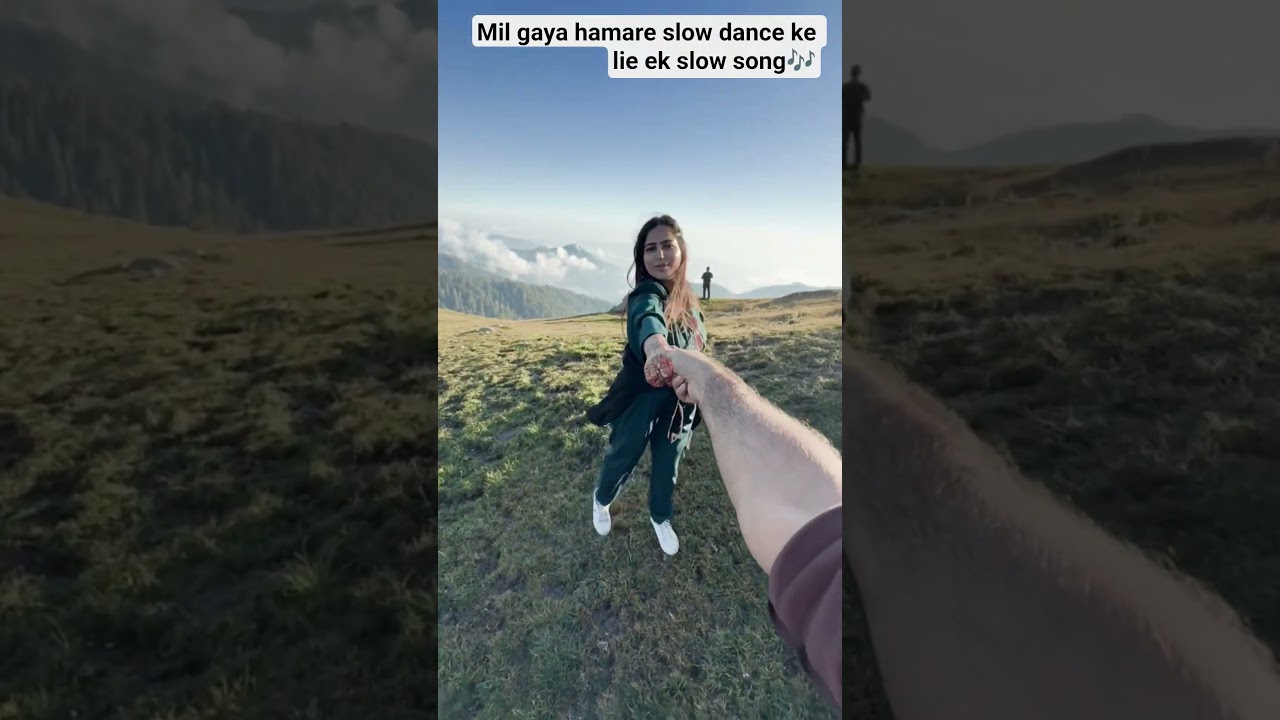 badalo ke beech kia couple dance 💃 🕺 