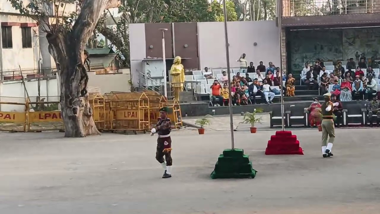 এটি মূলত জাতীয় গর্ব, ঐক্য এবং আনন্দের প্রতীক ....সামরিক প্যারেডে শক্তি প্রদর্শন!❓😊💕