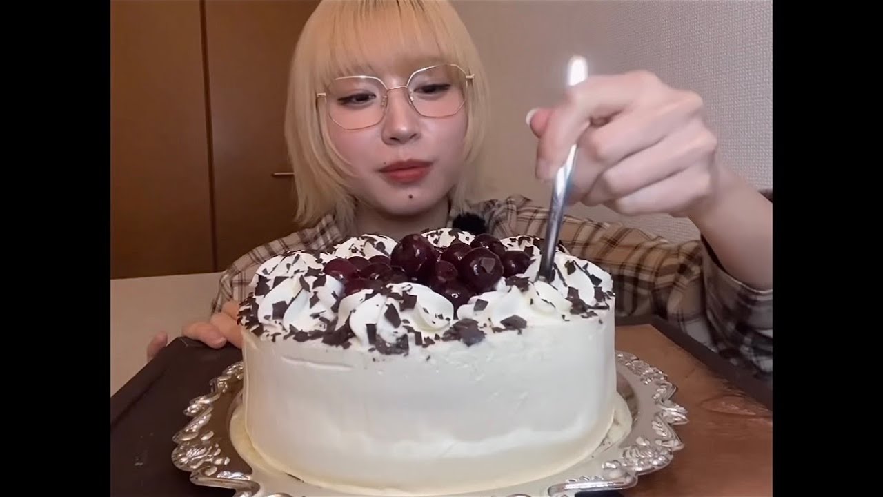 【ブラックフォレストケーキ】ASMR I Mukbang 🍒