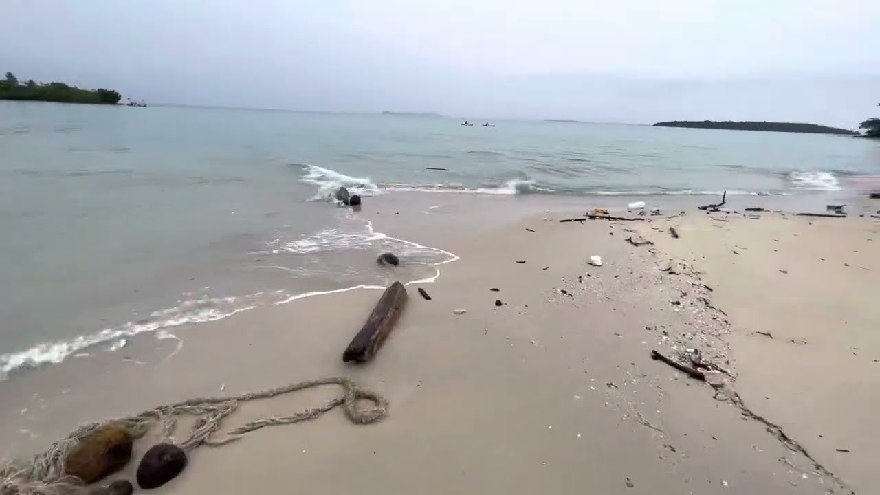 Soneva Kiri Tail&acirc;ndia | Koh Kood | Praia do Sul | caminhando na praia 🏖.