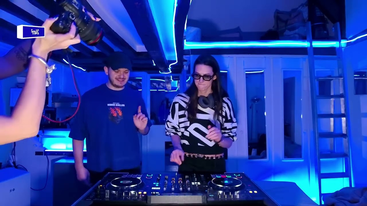 2MANYMODELS B2B ZIG | 24M².PARIS - TECH HOUSE