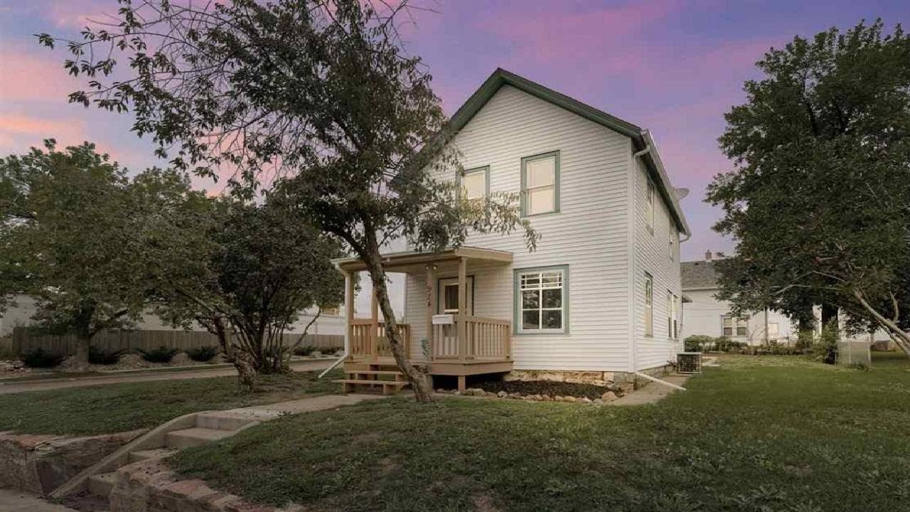 924 W 12th St, Sioux Falls, SD Presented by Blake Bohner.