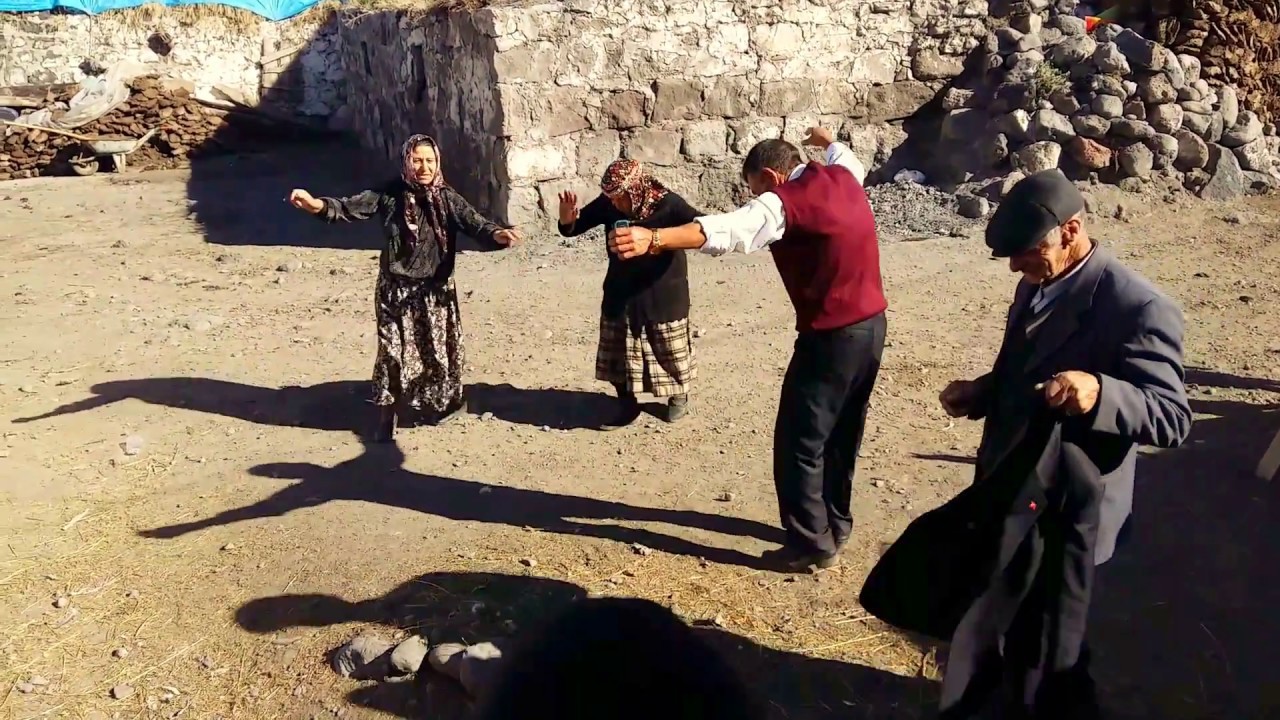Terekeme Düğünü Başlarken, Çıldır, Kars (Starting of a Wedding in Kars, Turkey)