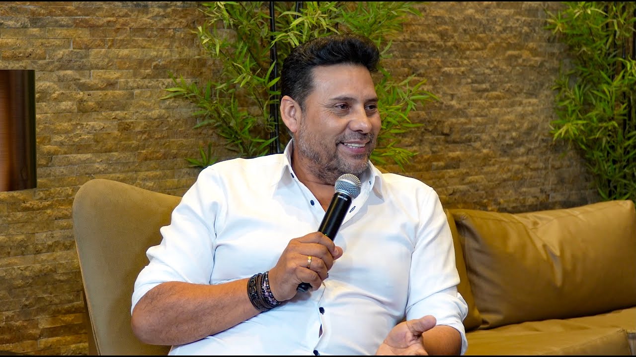 Conversamos con Daniel Ferri... Su historia, la gastronomía y la ufología.