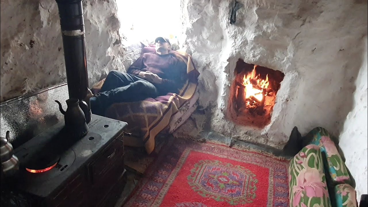 KÖYDE HAYAT VAR DAĞ EVİNDE ŞİDDETLİ FIRTINA VE YAĞMURLAR ZOR ANLAR DAĞ EVİNDE