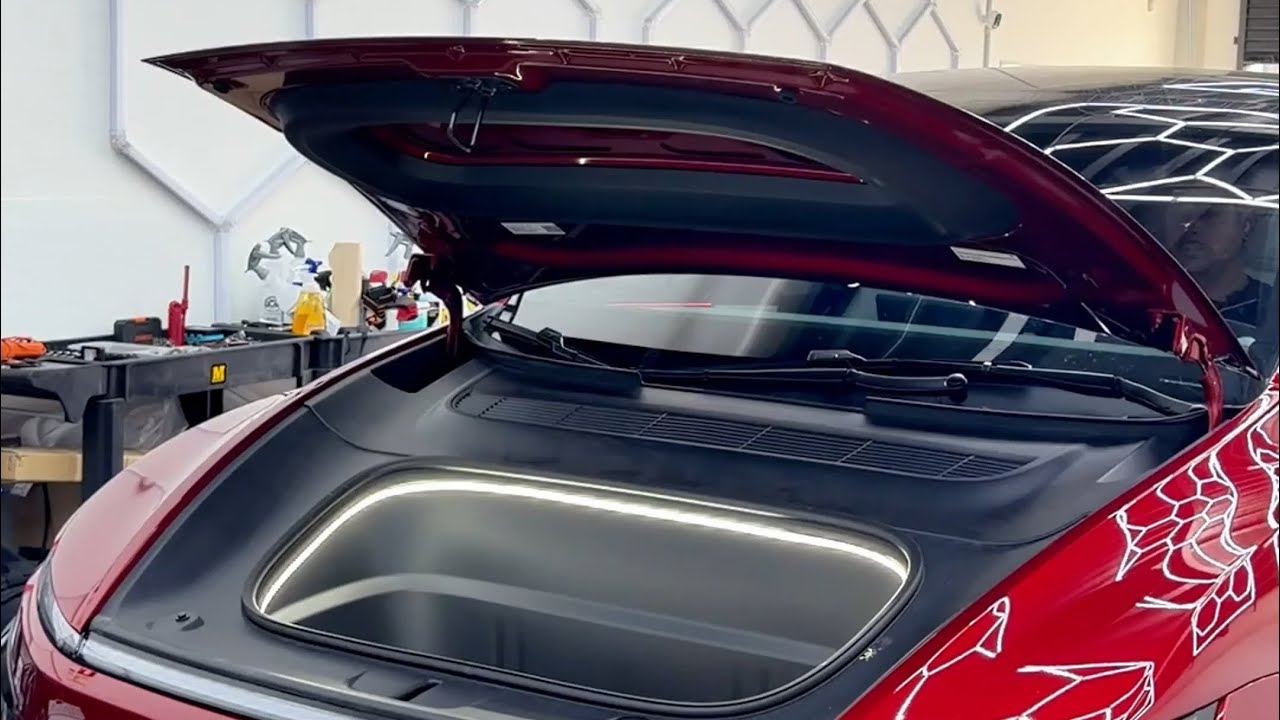 Как установить электропривод переднего багажника. #tesla #modely #modelyjuniper #teslamods #diyin...