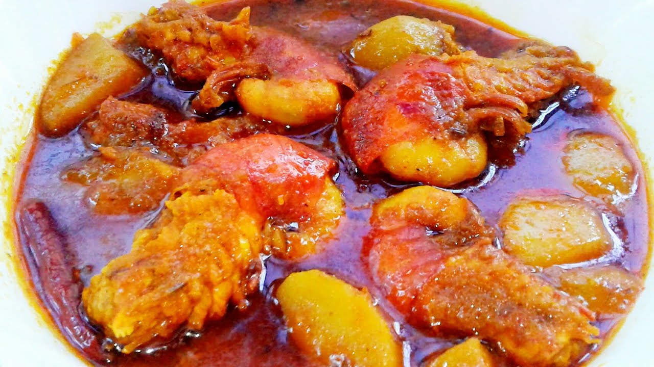 Masala Prawn curry with potato /shrimp Curry || Aloo diye chingri ( আলু চিংড়ি )|| @bonggirlskitchen