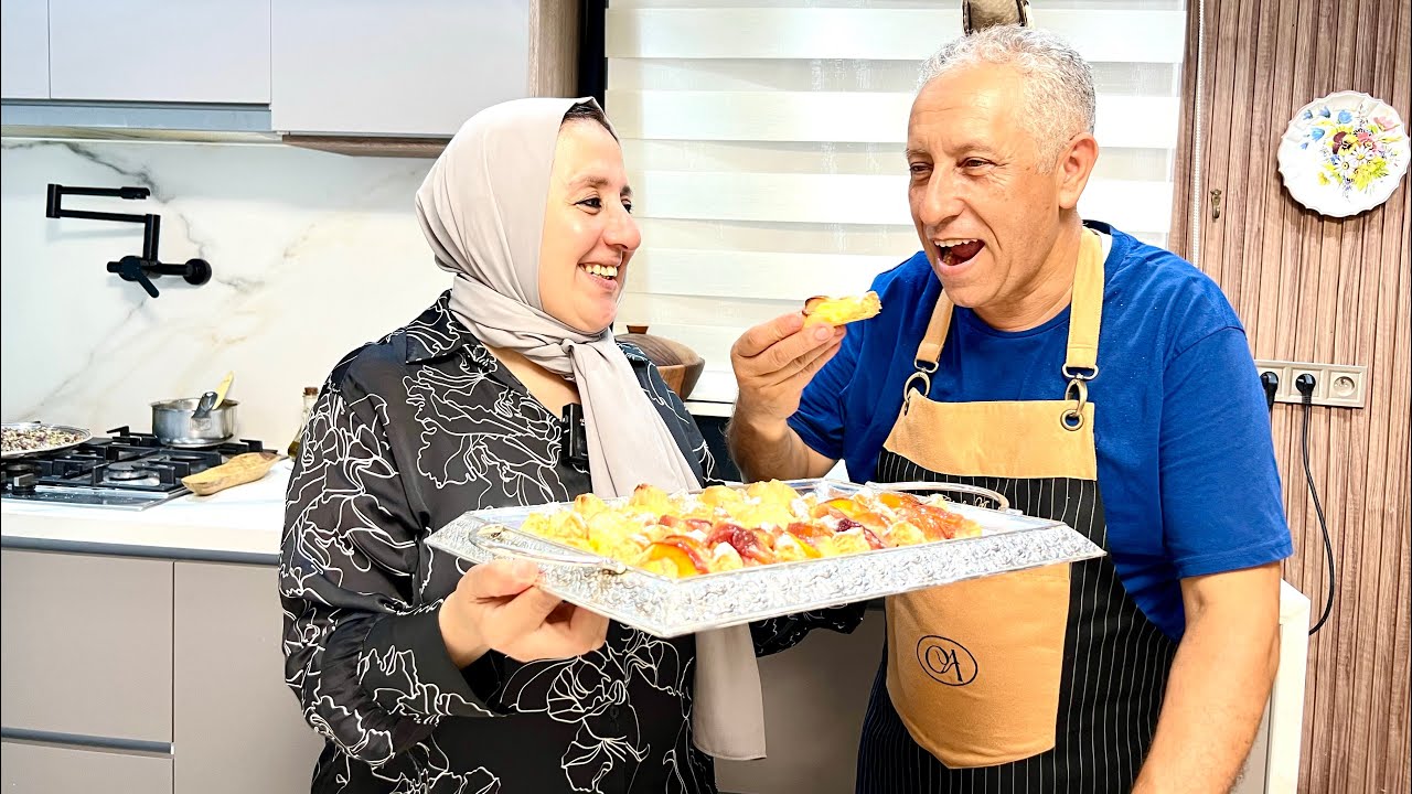 2 ديال الطورطات ساهلين بالفواكه لي موجودة البنة و المداق لا يقاوم الشاف ما قدرش يقاوم عجبوه بزززاف