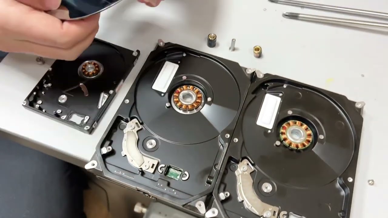 Разбираю жесткий диск. О подшипниках, которых в жестком диске НЕТ!