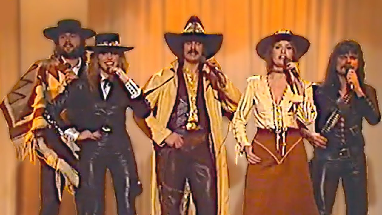 [Другая история] Чингисхан - Пистолеро испанская версия (с лирикой субтитрами)