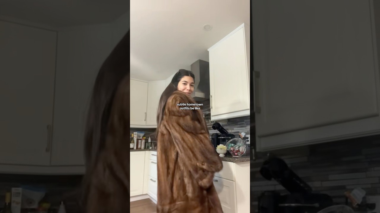 New fashion prediction for 2025 ✨ #hometown #furcoats #furcoat #postgradlife #dayinmylife