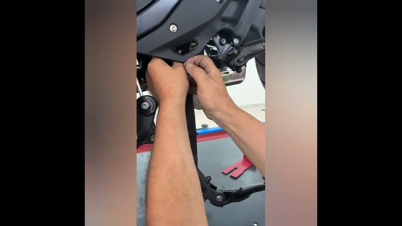 INSTALLAZIONE ANTIFURTO BLOCCACAVALLETTO PER BMW GS 1300 blockbrake