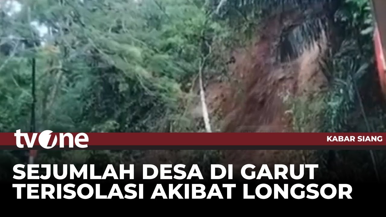 Warga Garut Rekam Detik-detik Longsor Timbun Ruas Jalan | tvOne
