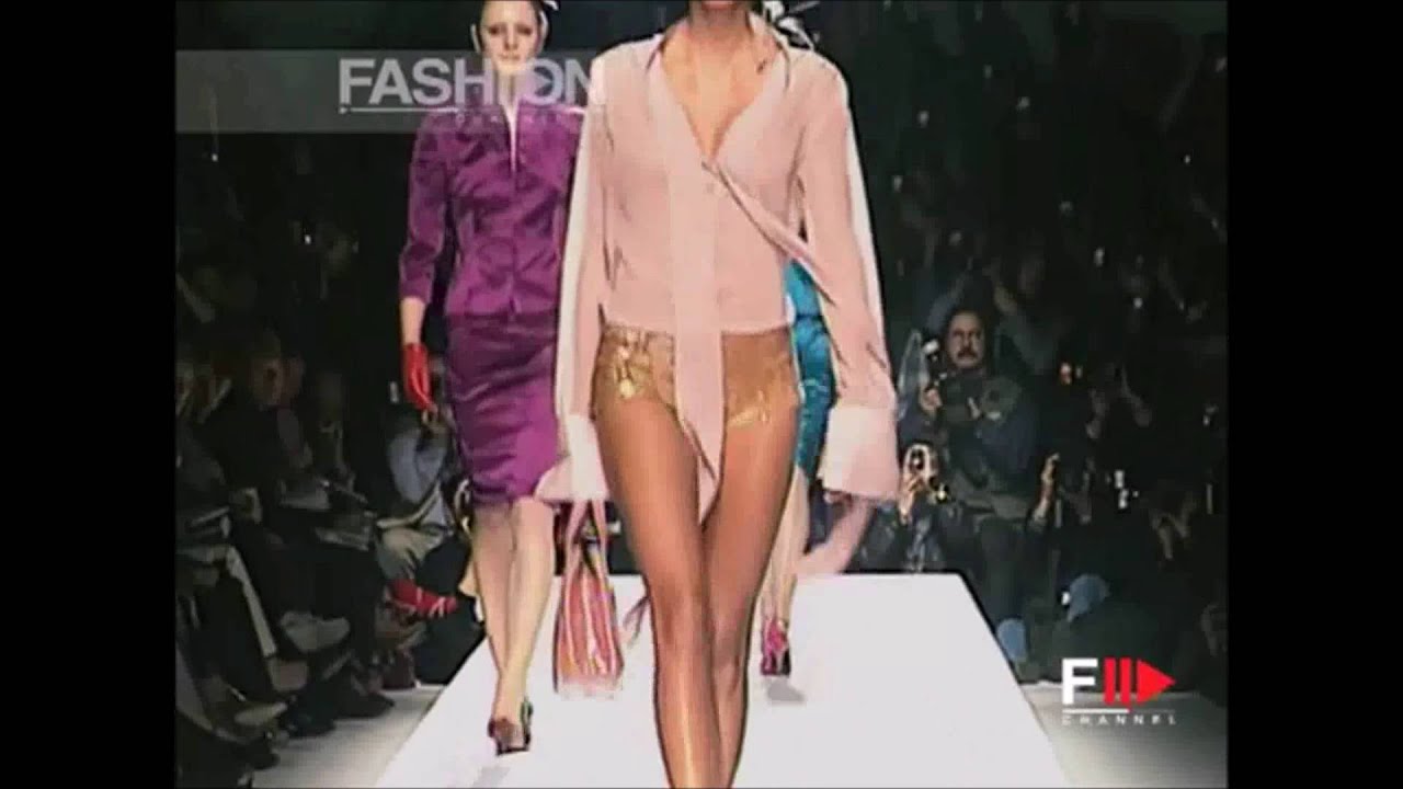 Gisele Bundchen   Blumarine Fall Winter 2000
