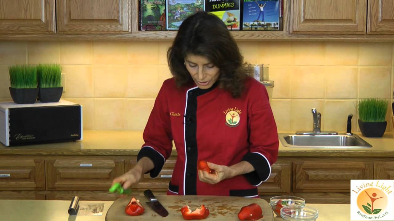 Raw Food Spotlight: How to Peel a Bell Pepper