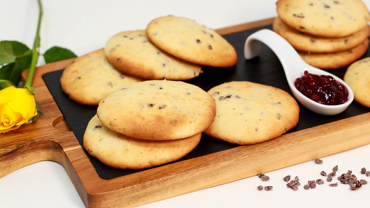 🍪 K&ouml;stliche K&Auml;SEKUCHEN-KEKSE&ndash; au&szlig;en knusprig, innen weich & mit Schokost&uuml;ckchen!