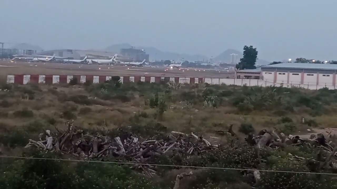 Indigo airbus A320 flight 6E 784  from surat to jaipur landing at jaipur airport✈️