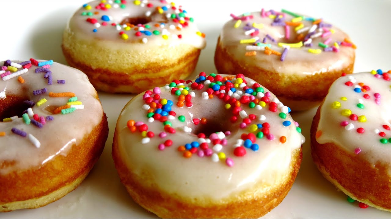 WHITE GLAZED MINI DONUTS
