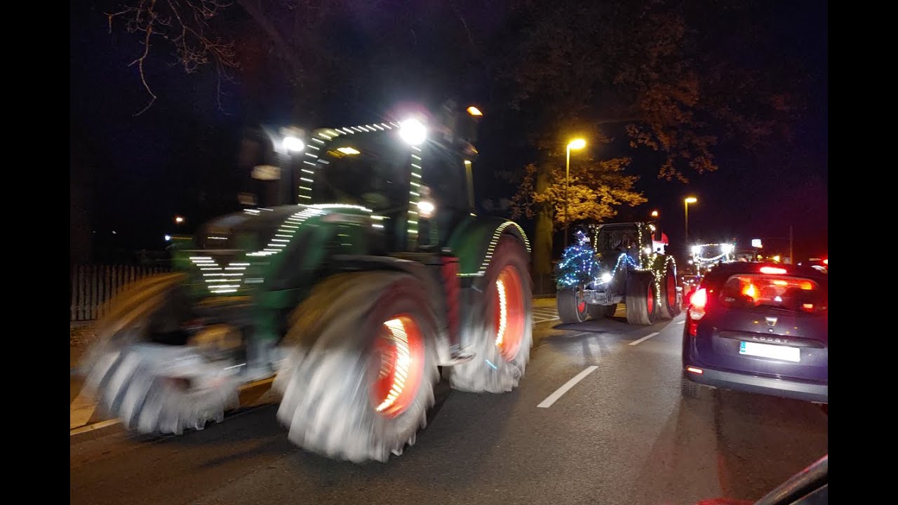 Großer Weihnachts-Trecker-Konvoi begeistert die Menschen in Celle