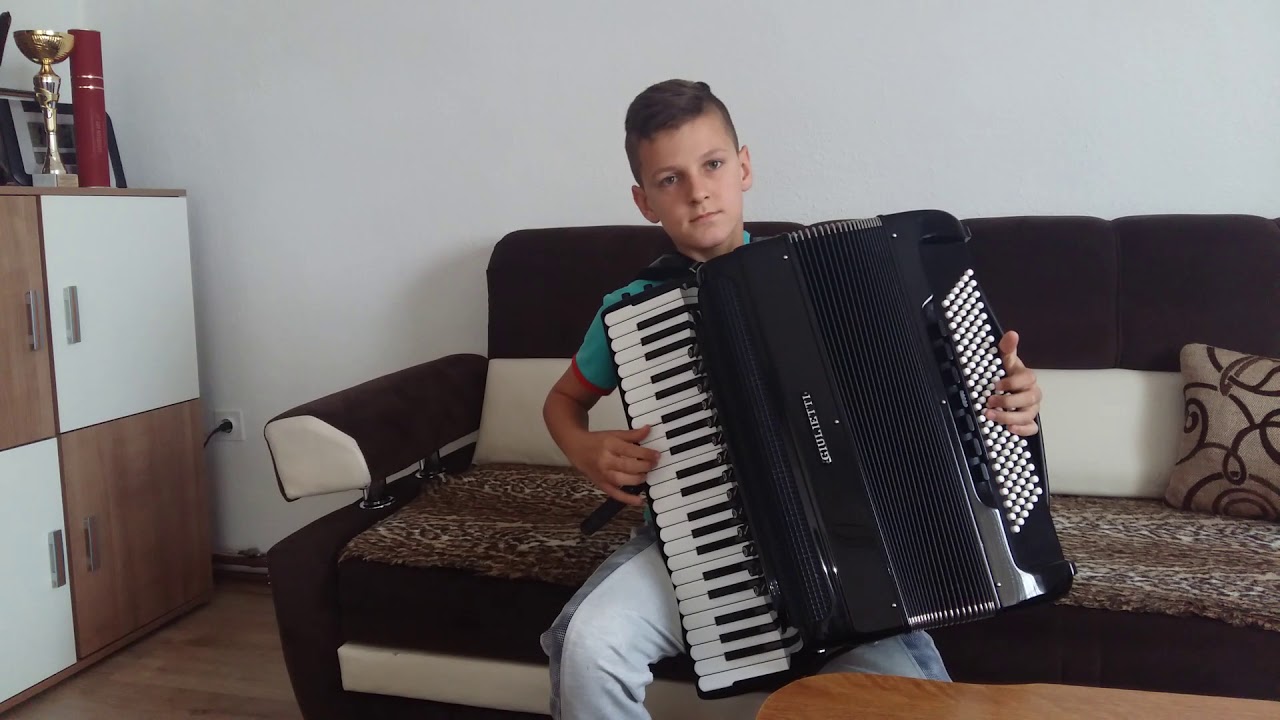 M.Kranjevac - Prelaz kolo [Husejn Bajraktarević,HARMONIKA]