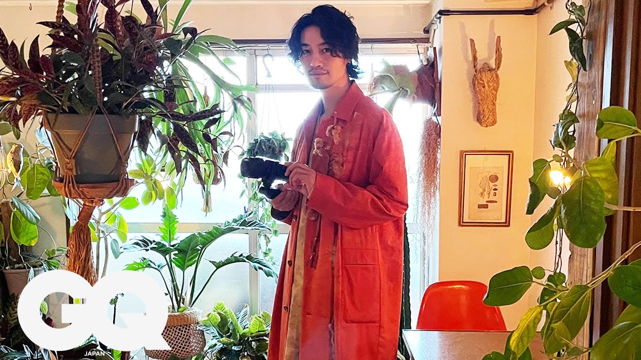 レトロマンションに大自然！斎藤工がセンス抜群の”ジャングル部屋”を探索  | TINY ROOM UNIVERSE | GQ JAPAN